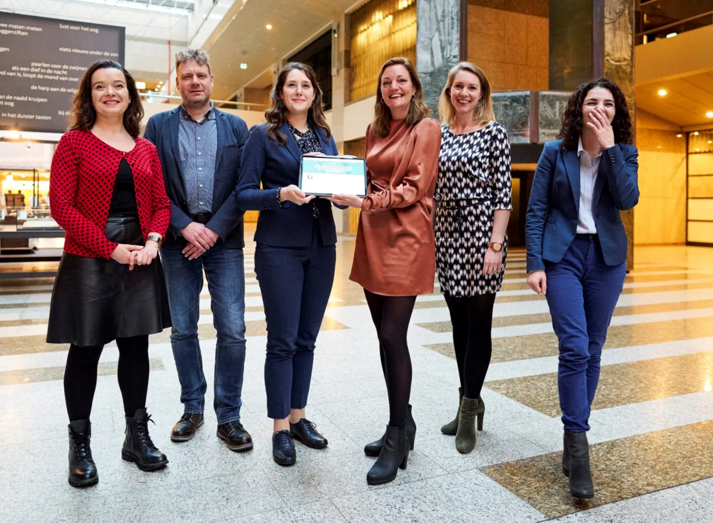 Liesbeth Rooijmans (SVn), Martin Hagedoorn (De Hypotheekshop), Jessica van Eijs (D66), Sandra Beckerman (SP), Wike Wilbrink (VEH) en Armine Stepanyan (VNG)