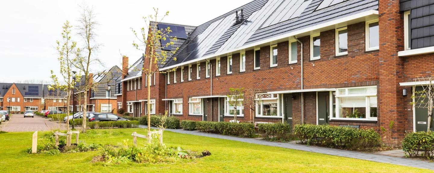 nieuwbouwhuizen met zonnepanelen