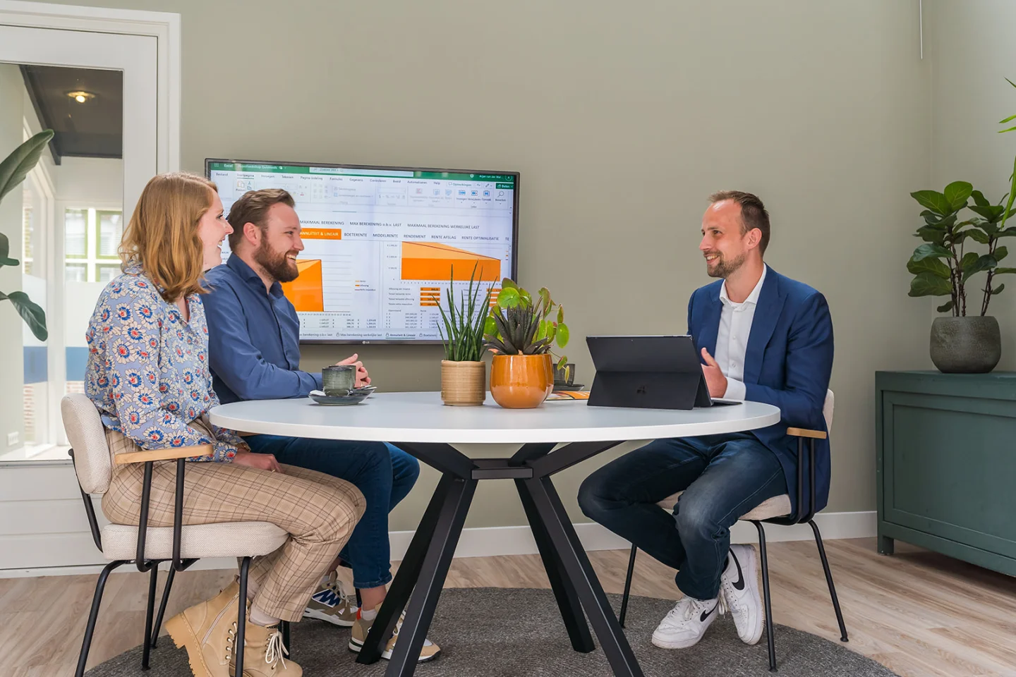 Hypotheekadviseur Arjan geeft advies over bieden met zekerheid in Leeuwarden en Sneek, hypotheekshop stationskwartier. Hypotheekshop Sneek
